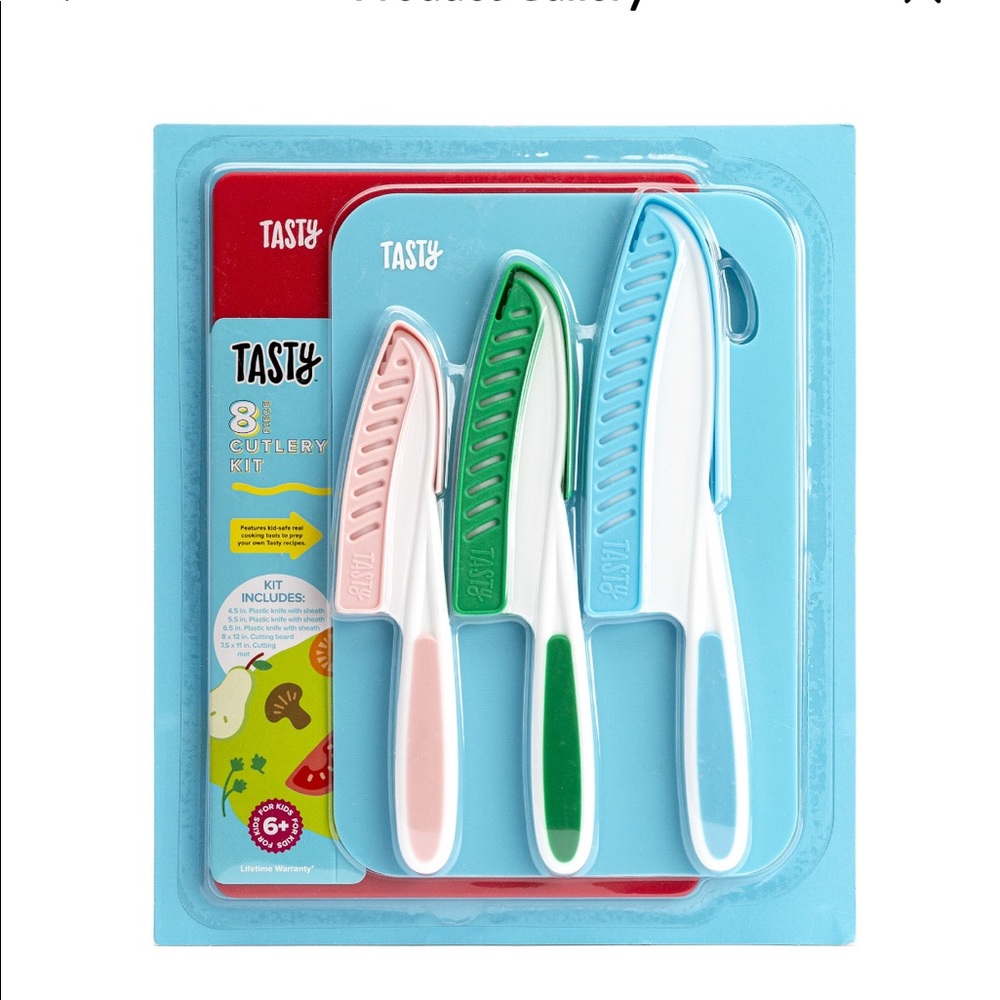 Tasty 8pc kid friendly cutlery set.